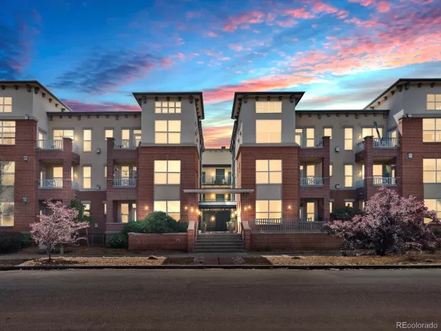 MLS: 9926089 Condo For Sale