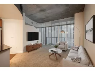 Photo #4: 9926421 Listing