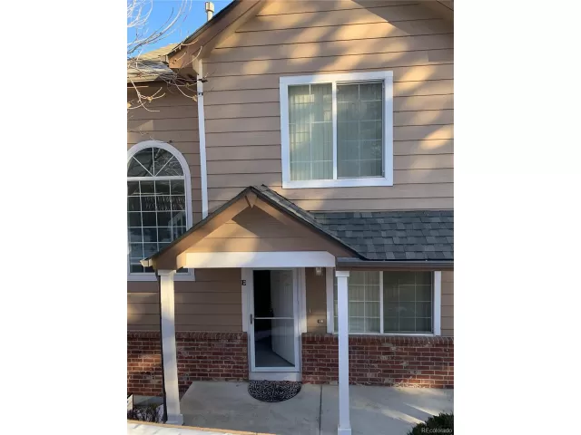 MLS: 9926524 Condo For Sale