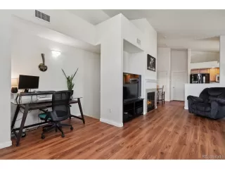 Photo #5: 9928601 Listing