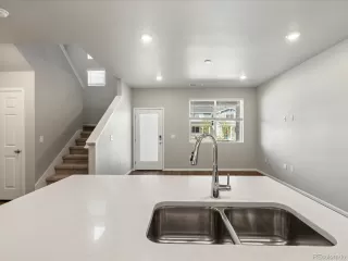 Photo #2: 9929128 Listing