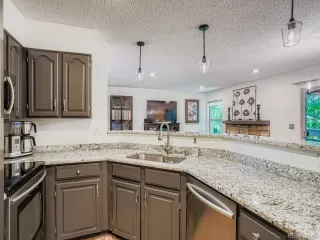 Photo #5: 9931588 Listing 