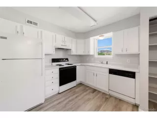 Photo #5: 9937767 Listing 