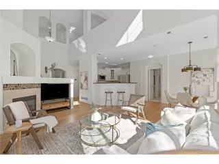 Photo #5: 9940337 Listing