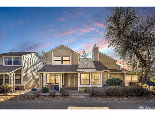 MLS: 9945442 Condo For Sale