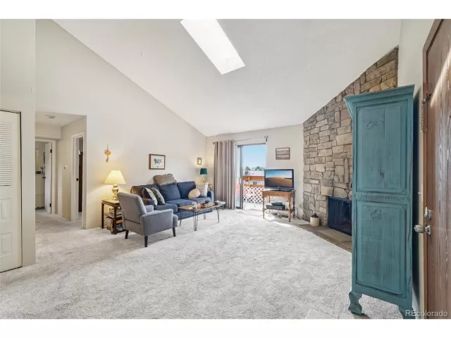 MLS: 9947495 Condo For Sale