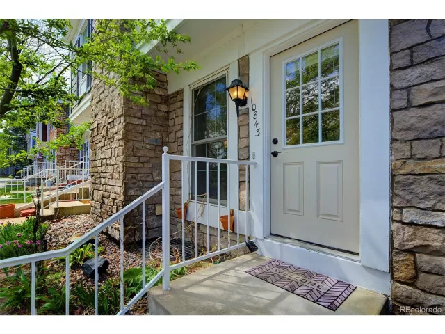 MLS: 9948635 Condo For Sale