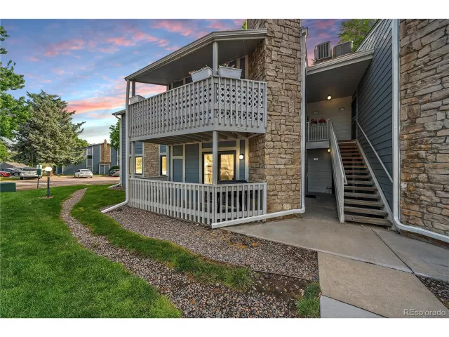 MLS: 9949608 Condo For Sale