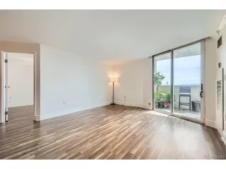 Photo #4: 9951288 Listing