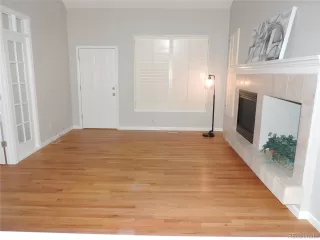 Photo #6: 9953245 Listing