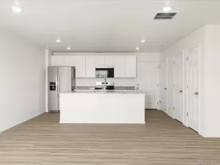 Photo #5: 9955028 Listing 