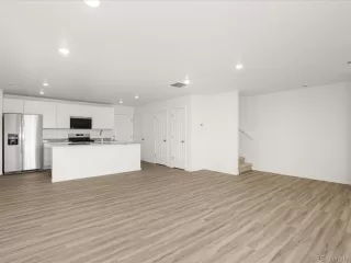 Photo #6: 9955028 Listing 