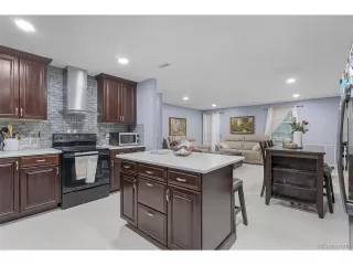 Photo #6: 9958293 Listing