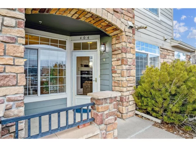 MLS: 9959013 Condo For Sale