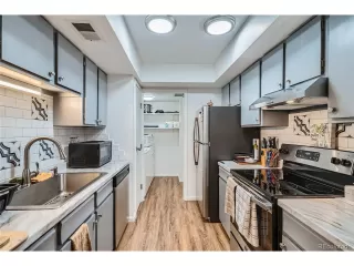 Photo #5: 9959455 Listing