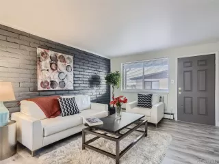 Photo #4: 9960688 Listing