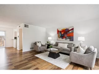 Photo #2: 9963185 Listing 