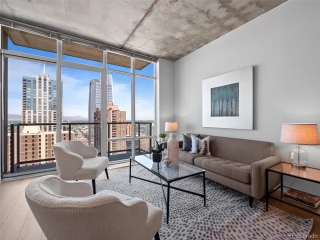 MLS: 9963917 Condo For Sale