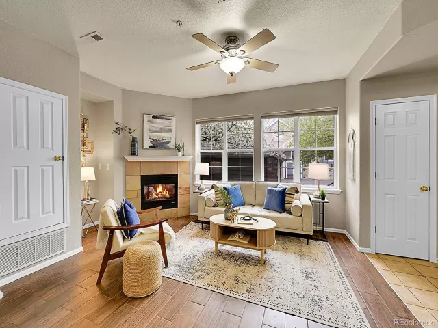 MLS: 9965222 Condo For Sale