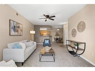 Photo #6: 9966055 Listing