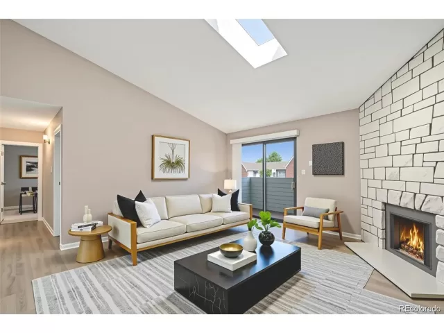 MLS: 9966320 Condo For Sale