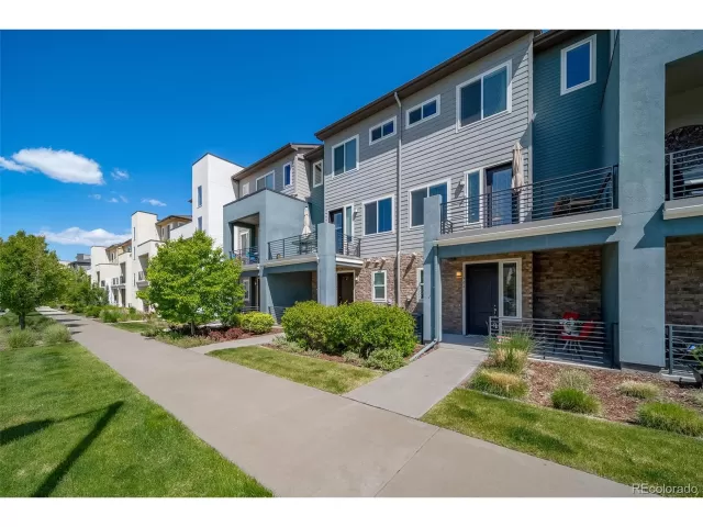 MLS: 9967175 Condo For Sale