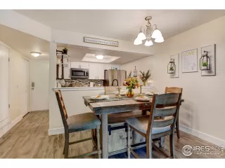 Photo #6: 996812 Listing