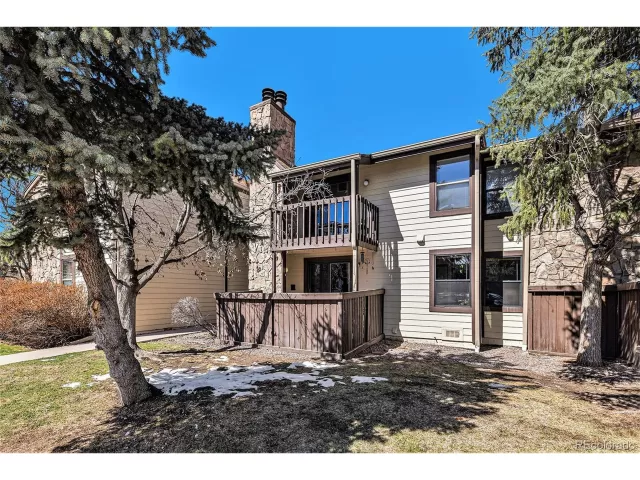 MLS: 9970148 Condo For Sale