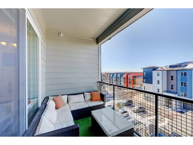 MLS: 9973778 Condo For Sale