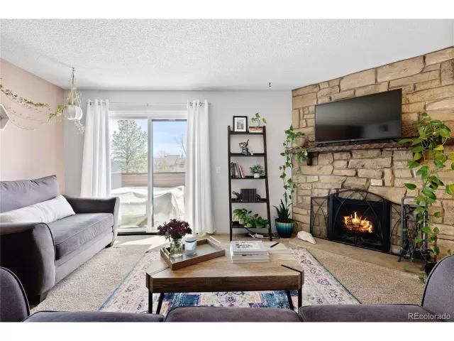 MLS: 9978955 Condo For Sale