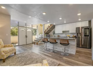 Photo #2: 9983241 Listing