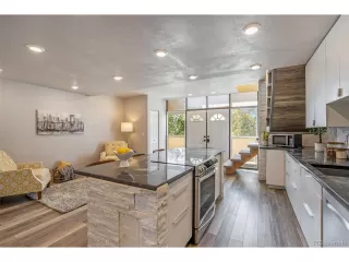 Photo #4: 9983241 Listing