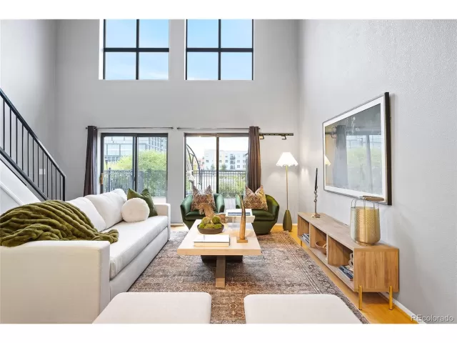 MLS: 9983839 Condo For Sale