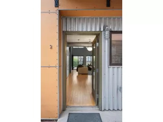 Photo #4: 9983839 Listing