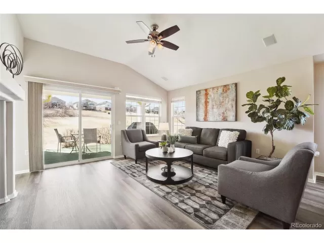 MLS: 9984327 Condo For Sale