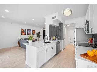 Photo #6: 9984755 Listing