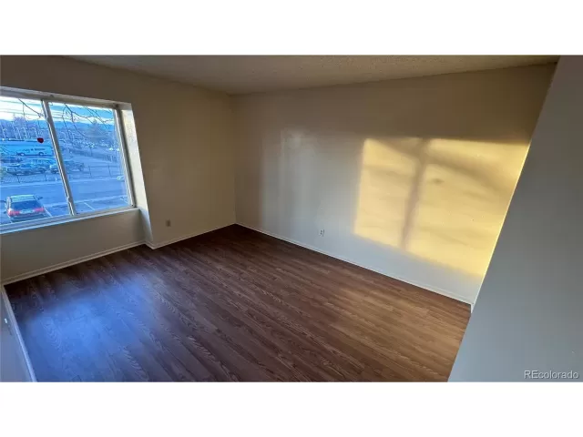 MLS: 9986006 Condo For Sale