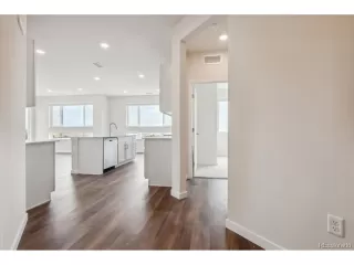 Photo #2: 9986166 Listing 