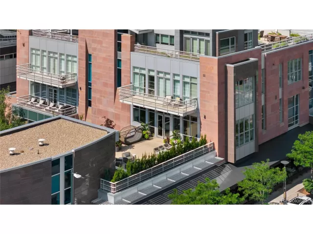 MLS: 9986239 Condo For Sale