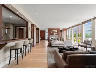 Photo #3: 9986239 Listing