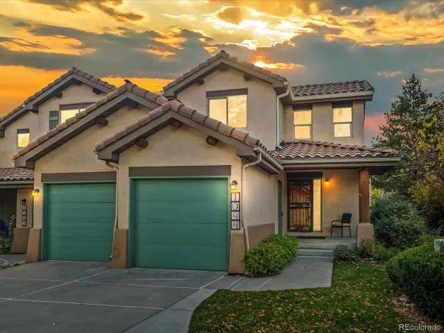 MLS: 9986660 Condo For Sale