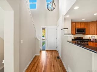 Photo #5: 9986660 Listing 