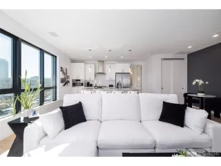 Photo #6: 9986797 Listing 