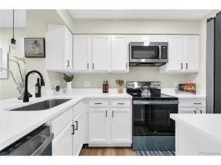 Photo #4: 9986846 Listing