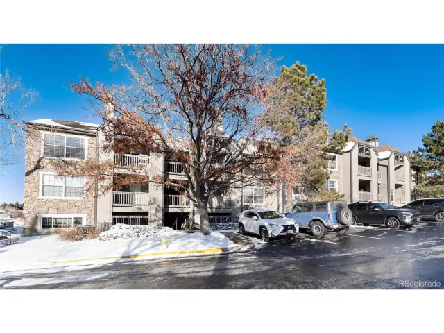 MLS: 9987300 Condo For Sale