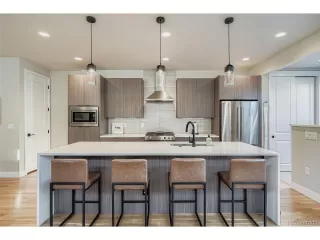 Photo #5: 9987408 Listing