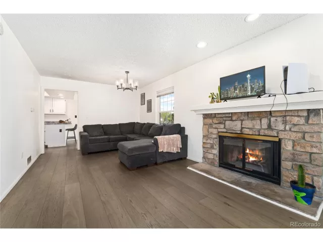 MLS: 9987480 Condo For Sale