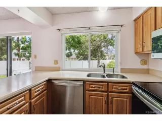Photo #5: 9989712 Listing