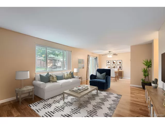 MLS: 9990322 Condo For Sale