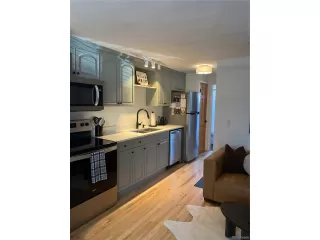 Photo #4: 9990809 Listing 